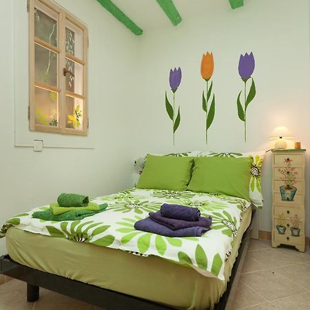Studio With Garden In Ровинь Экстерьер фото