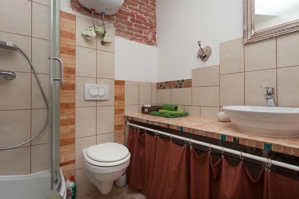 Studio With Garden In Ровинь Экстерьер фото